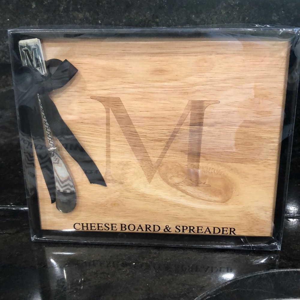 NWT!  CHEESEBOARD AND SPREADER